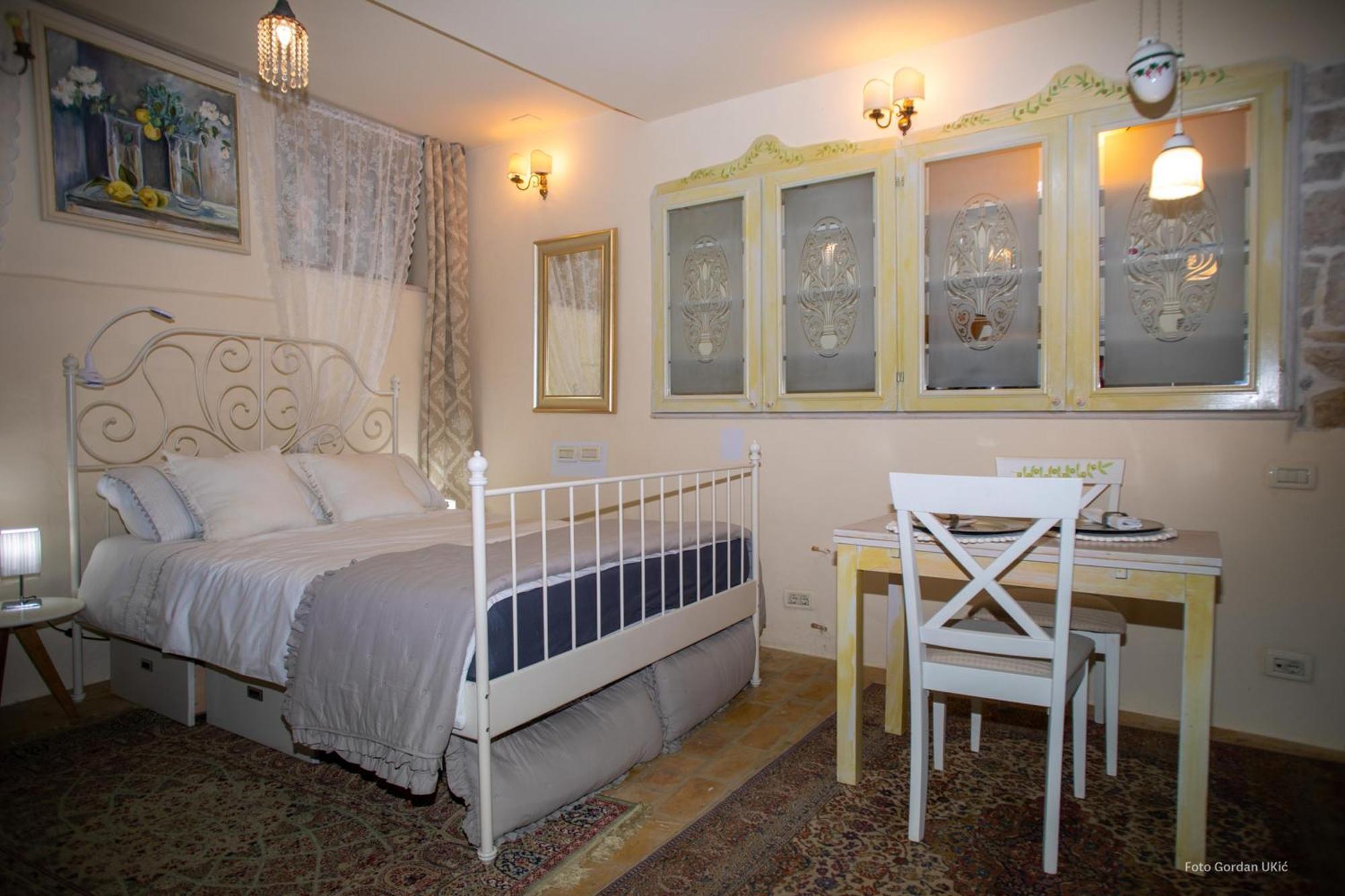 Oratorio Apartman *